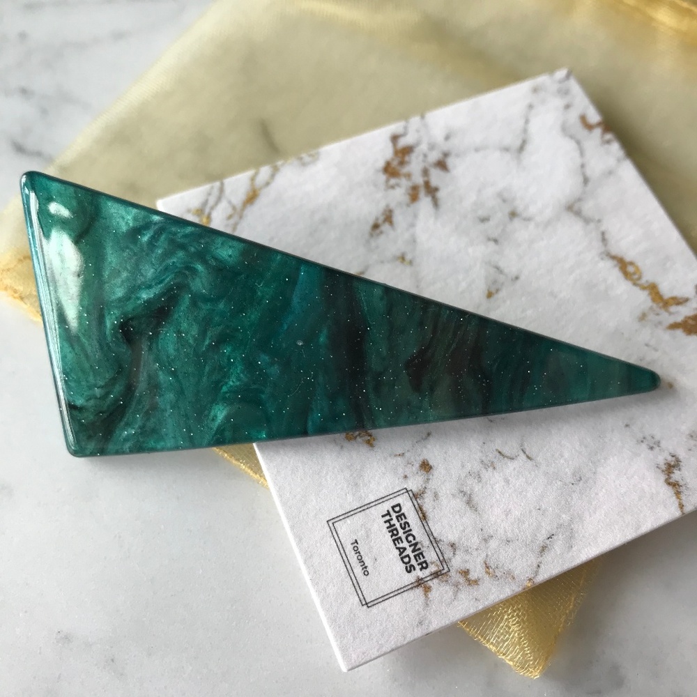 ✨HP✨Emerald Iridescent Marble Hairclip Medium - Picture 3 of 7